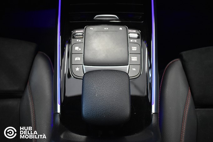 MERCEDES-BENZ GLB 200 d Automatic Premium